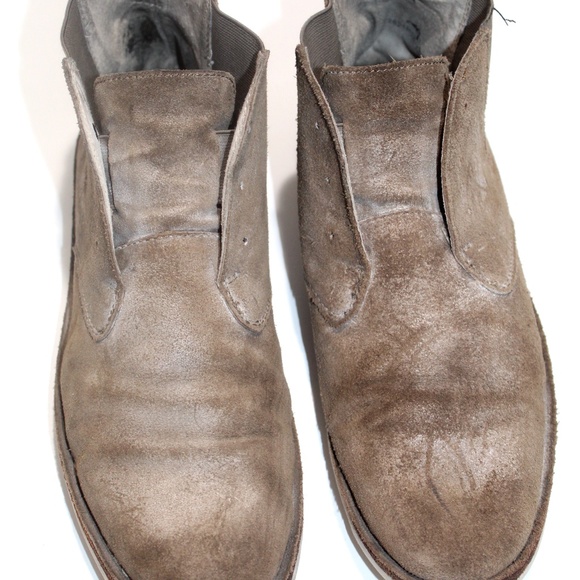 laceless chukka boots